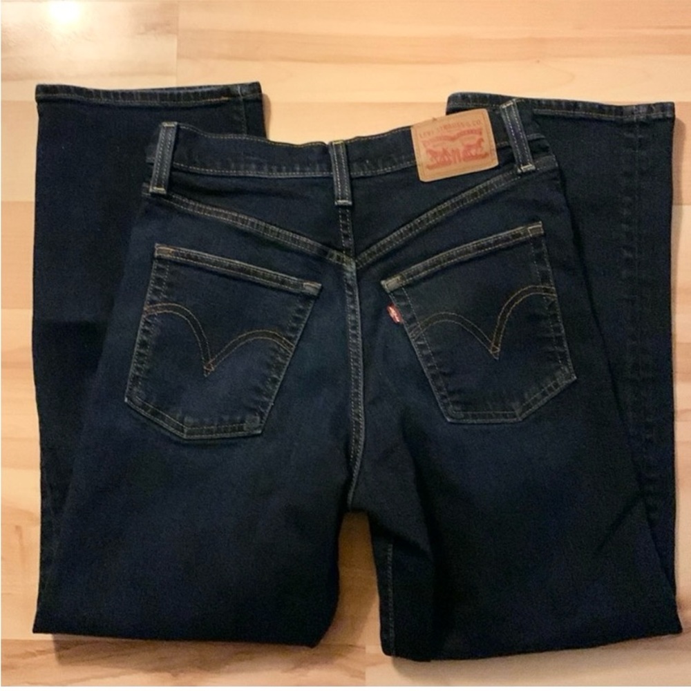 Levi’s Ribcage Straight Ankle Distressed Jeans - Picture 7 of 10